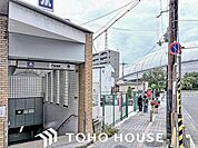 門真南駅(Osaka　Metro 長堀鶴見緑地線) 地下鉄「谷町線」の始発・終点の門真南駅までは徒歩20分。席に座って出勤が可能です。 1560m