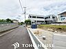 その他：前面道路はすっきりとした公道で、幅員約4.8mをしっかりと確保。間口も約2.5mとゆとりがあるため、毎日のマイカーの出し入れや駐車もスムーズです。小さなお子様がいるご家庭でも安心の環境が整っています。