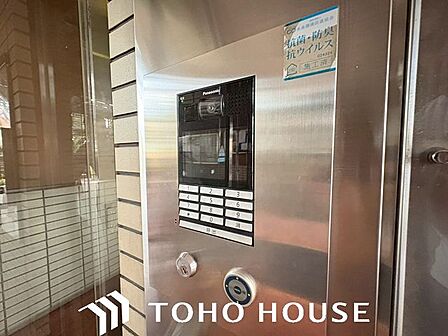 モニター付オートロックなので、不審者の侵入を防ぐとともに大切なお客様をスムーズにお迎えする事ができます。
