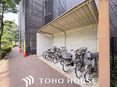 物件の陽当りや通風・仕様設備やお部屋の大きさの比較、近隣・周辺環境や街並みなど、資料には掲載していない情報が現地にはたくさんあります。　是非一度、現地をご確認ください。