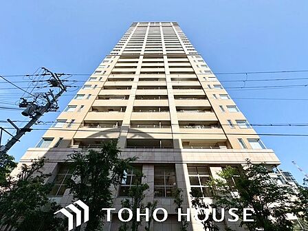 街並みとの調和へも拘り、普段の生活は勿論、巨大地震など、もしもの時にでも、家族を守り、暮らしを支えるのがマイホームの大切な役割。木造在来工法の中でも耐震性能に優れた「構造・工法」を取り入れた安心住宅。