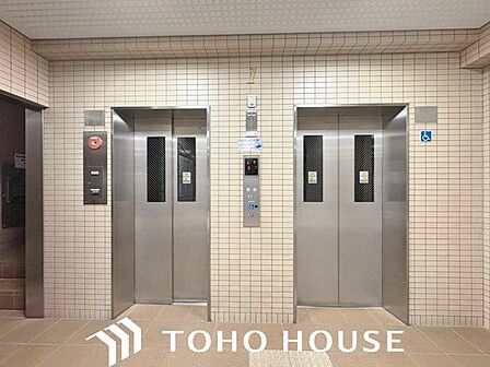 エレベーター2基完備。忙しい朝にも便利です
