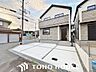 駐車場：前面道路からの見通しが良く、お車の出し入れがスムーズに行える駐車スペース。ゆとりある設計のため、日々の送り迎えや荷物の積み下ろしも快適に行うことができ、ゆとりある暮らしをサポートします。