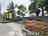 周辺：箕面市立萱野東小学校 徒歩27分。 2150m