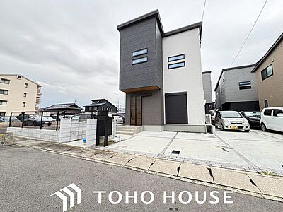 外観:建物に対して高い耐震性・耐久力に基づく信頼こそが、まずは快適な住まいの大前提。長年の経験と試行錯誤から生まれた様々な技術が、堅牢なすまいづくりを実現します。 外観:建物に対して高い耐震性・耐久力に基づく信頼こそが、まずは快適な住まいの大前提。長年の経験と試行錯誤から生まれた様々な技術が、堅牢なすまいづくりを実現します。