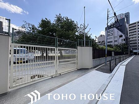 大阪市立日吉小学校 徒歩11分。 870m