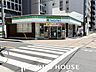 周辺：ファミリーマート都島内代町店 徒歩7分。 560m
