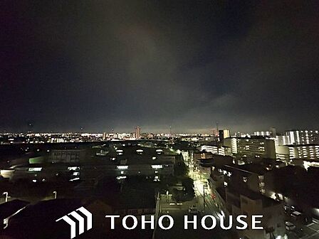 妻が仕事で遅くなる場合などは夜道が心配。駅からマンションまで人通りがある、電灯があって明るいなど、安全な経路が確保できるといい。