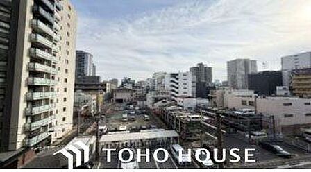 マンションは、駅から近い物件のほうが高めの価格で売りやすい。将来売却する可能性があるなら、都心などへの交通アクセスの良い駅から徒歩圏内で、管理の行き届いた物件を選ぼう。