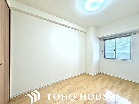 お子様の心と身体を見守る子供部屋として、思春期のプライバシーを重視したり、成長に合わせて机やベットを自由にレイアウトできるようにと、小さな自立心を育むお部屋作りを見越してご覧下さい。
