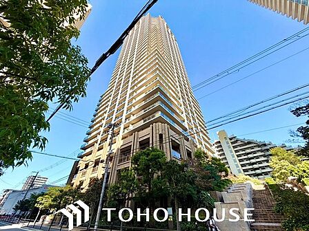 マンションは、駅から近い物件のほうが高めの価格で売りやすい。将来売却する可能性があるなら、都心などへの交通アクセスの良い駅から徒歩10分以内で、管理の行き届いた物件を選ぼう。