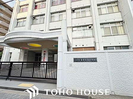 大阪市立豊崎本庄小学校 徒歩5分。 390m