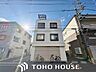 外観：堅牢で安心感のある佇まいの鉄筋コンクリート（RC）造マンション。長期にわたって安定した住環境を維持しやすい確かな構造と、飽きのこないシンプルなデザインが周囲の街並みに美しく溶け込みます。