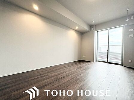 うららかな陽射しがどのお部屋にも降り注ぎますように、快適さを追求した間取設計。得難い立地環境での生活を恵みの豊かな永住の地へと変えてくれます。