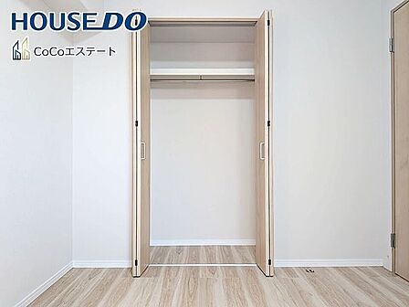 □■収納■□6.1帖の洋室の収納です♪各部屋にクローゼット完備♪ゆとりの収納で、お部屋がスッキリ片付きます。