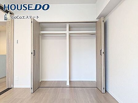 □■収納■□6帖の洋室の収納です♪各部屋にクローゼット完備。ゆとりの収納で、お部屋がスッキリ片付きます。
