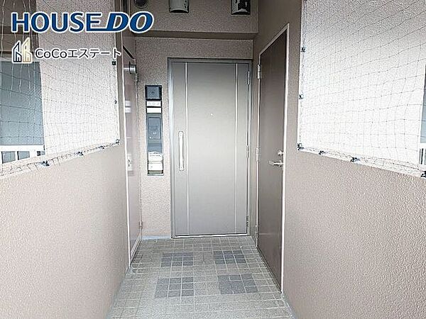 玄関を拡大表示