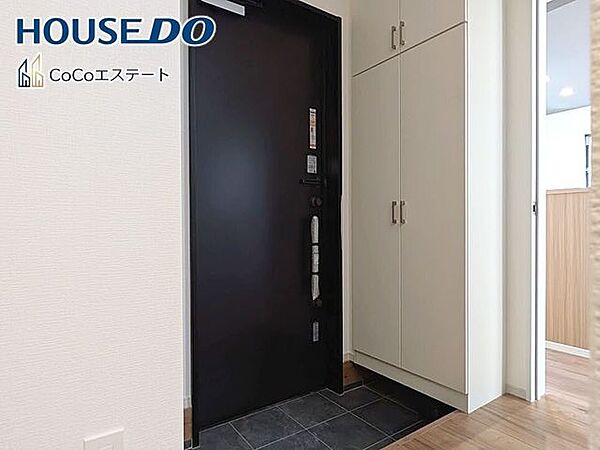 玄関を拡大表示