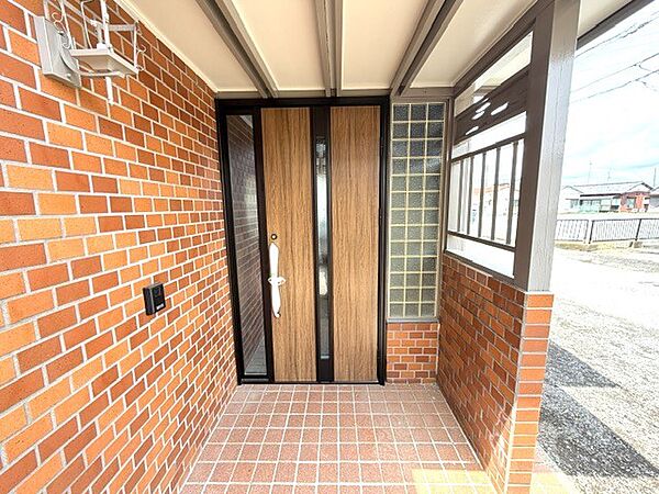玄関を拡大表示