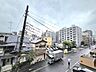 その他：眺望窓からの眺望です。周辺は住宅街が広がり、落ち着いた住環境の中で暮らせることが伝わる一枚です。