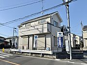 【外観】コンビニやスーパーまで徒歩圏で便利な立地です♪※リフォーム後写真