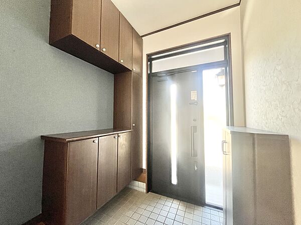 玄関を拡大表示