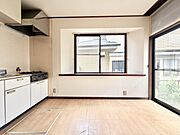 ◆ダイニング｜キッチンからダイニング全体まで見渡せるので、家事をしながらお子様を見守れます。