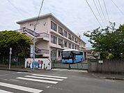 小学校 1300m 荒尾市立桜山小学校