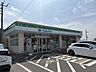 周辺：コンビニ 800m ファミリーマート小野樫山町店