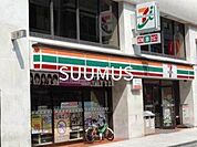 セブンイレブン代々木1丁目店 215m