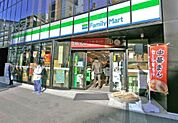 ファミリーマート 北参道駅前店 425m