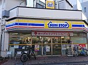 ミニストップ 西新宿山手通り店 576m