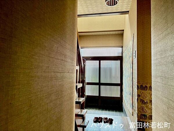 玄関を拡大表示