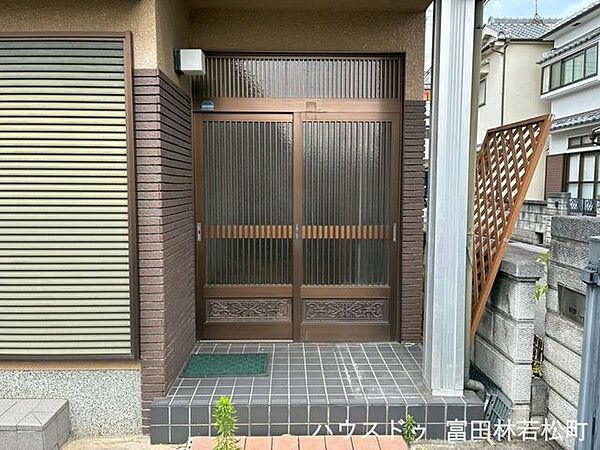 玄関を拡大表示