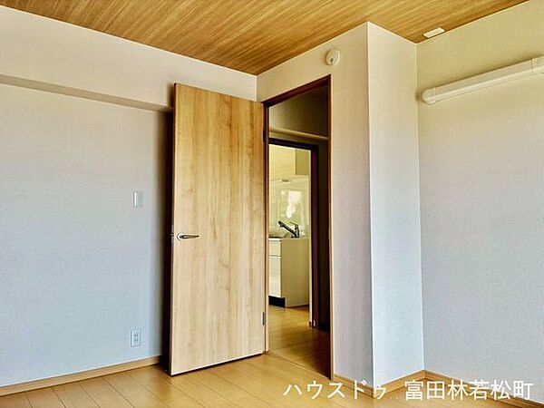 洋室を拡大表示