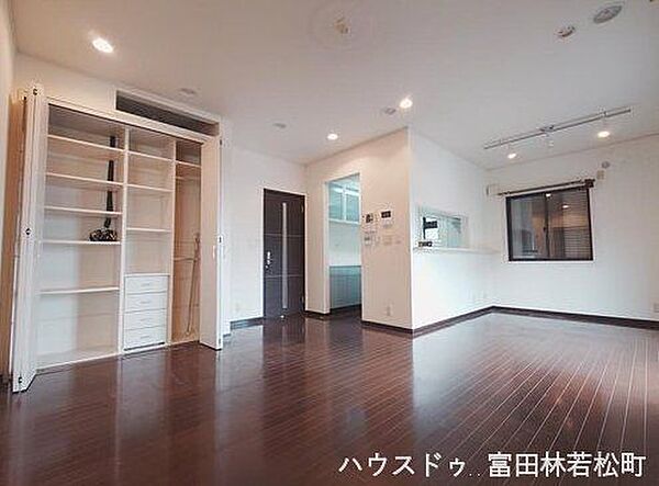 リビング/ダイニングを拡大表示