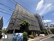 都会的な雰囲気漂うモダンな内装は、都心でのライフスタイルを体現します。洗練されたデザインと最新の設備が、快適な生活をサポートします。