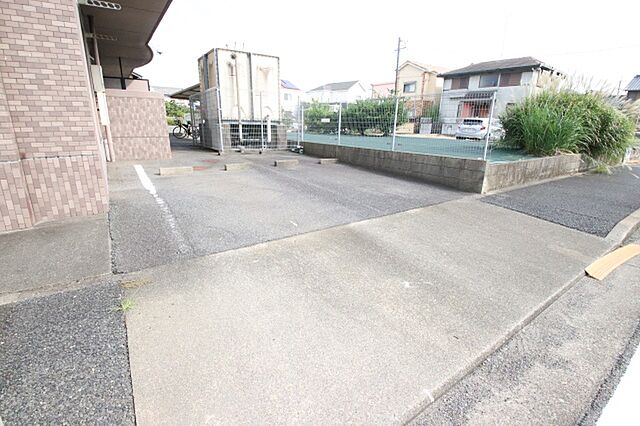 4 / 11
