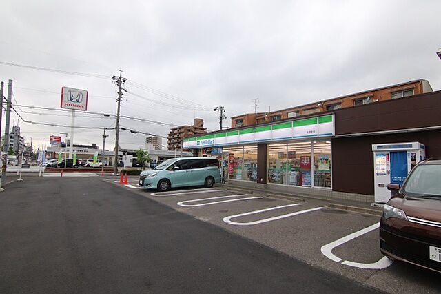 ファミリーマート 大野木店