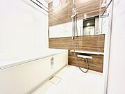 【新規内装一部リノベーション内容】■クロス張替え■トイレ交換■ハウスクリーニング