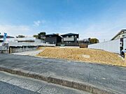 現況更地のため、購入後に建物解体手配の手間はございません♪