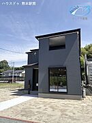 落ち着いた雰囲気の外観です