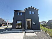 落ち着いた雰囲気だがどこかオーラも感じる外観