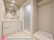 ３面鏡の洗面台は収納力豊富