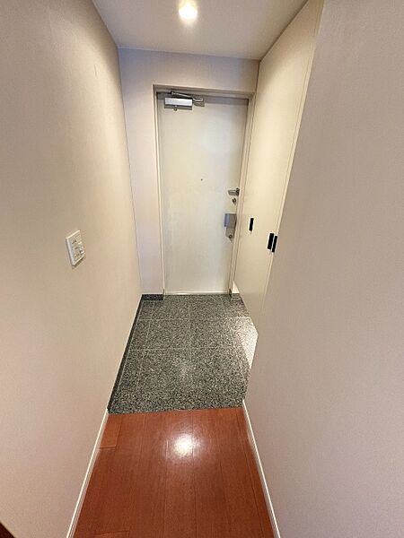 玄関を拡大表示