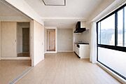 オープンでのびやかな空間を生み出すひろびろとしたLDK。家族との時間を大切にした住空間です。