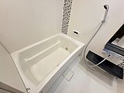 ユニットバス／追焚機能付きです。