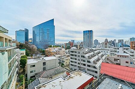 都会の景色を望める眺望良好のお部屋です。