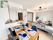 洗練された色調が調和する空間は、日々の暮らしに心地よいゆとりをもたらし、住まう人の感性を穏やかに満たしてくれるような落ち着きある佇まいが魅力です 