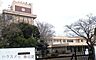 周辺：牛島小学校 890m